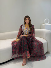 Load image into Gallery viewer, T 102
