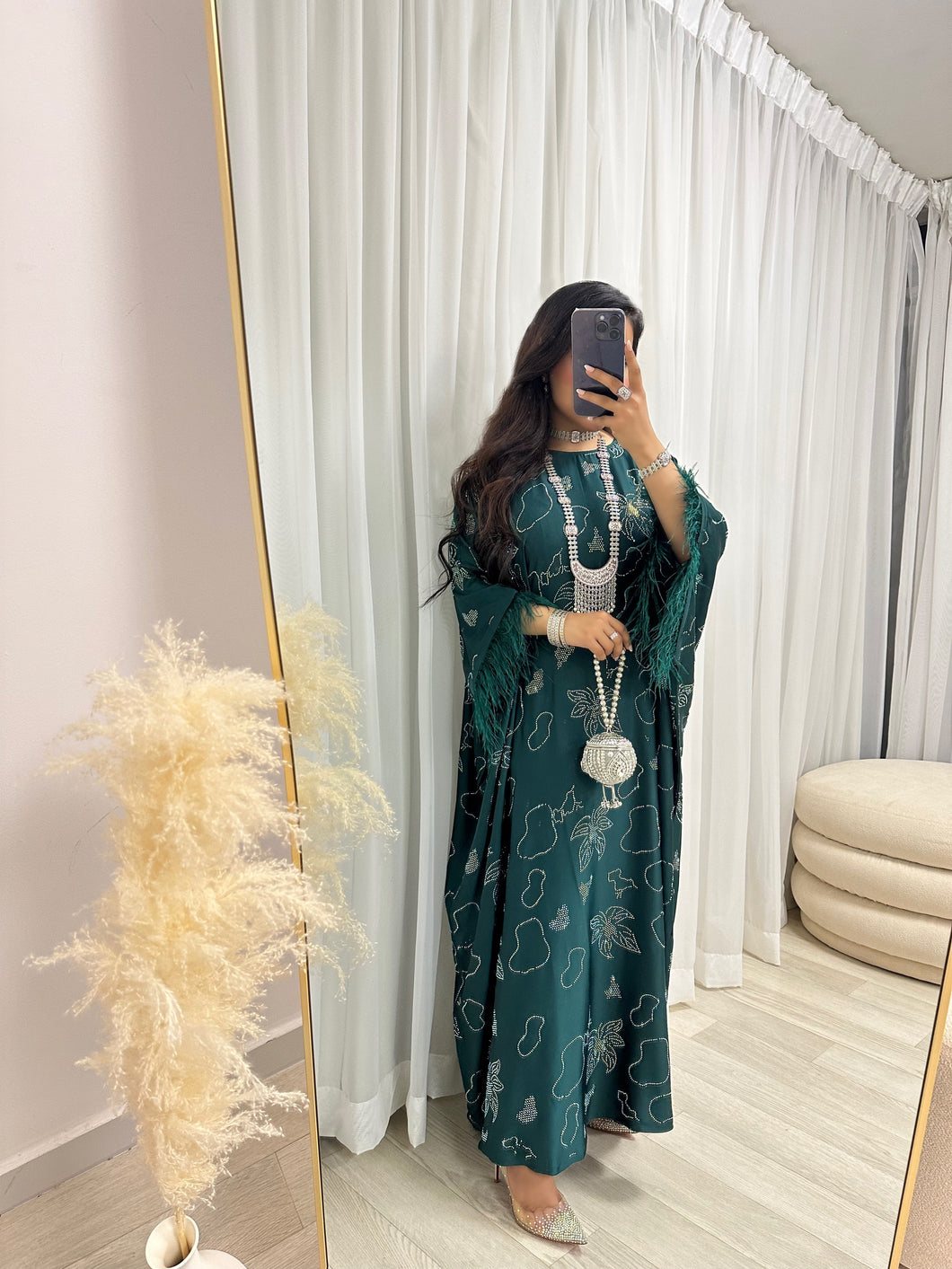 Green bisht